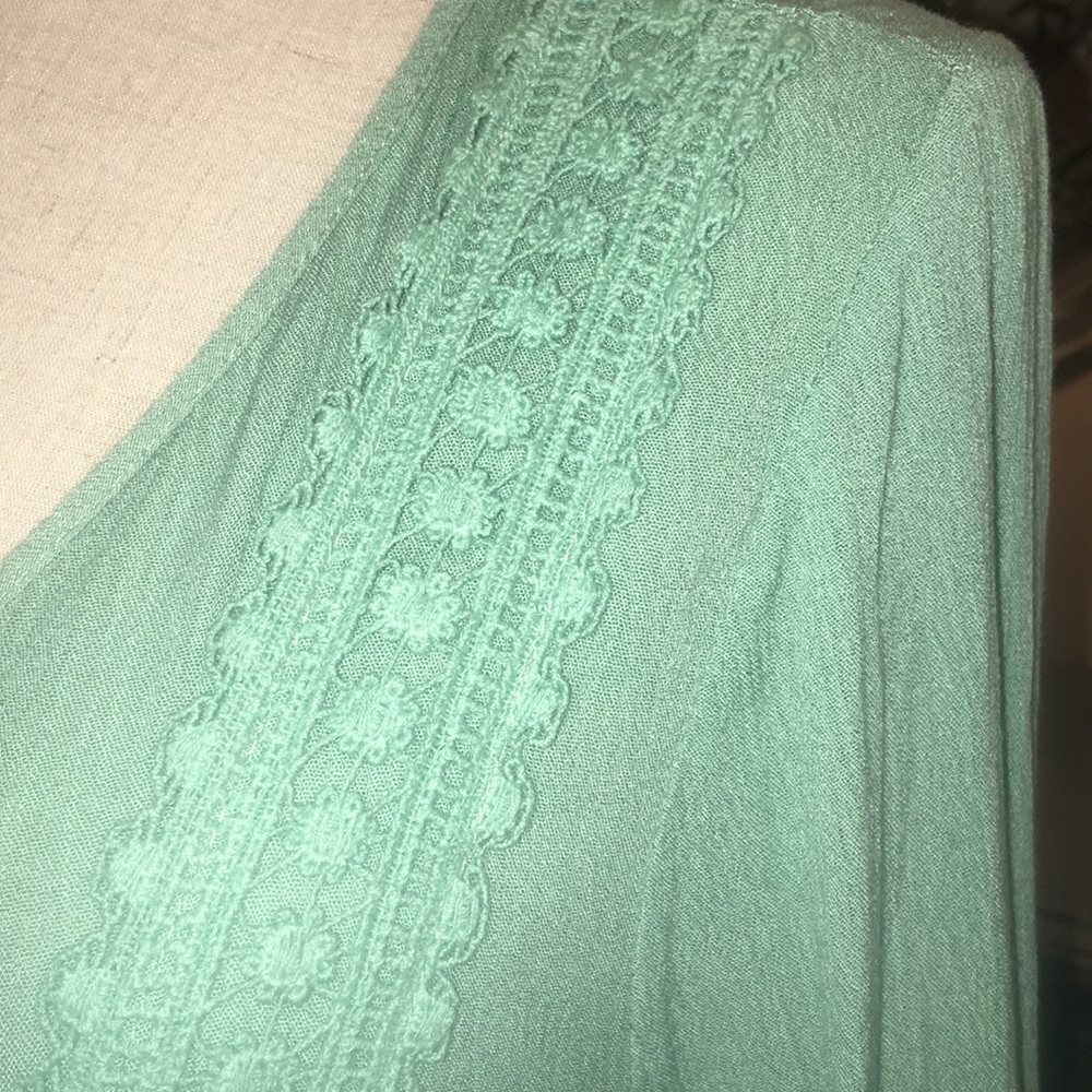 Gorgeous blue green dress 👗 from Francesca’s - Picture 3 of 8